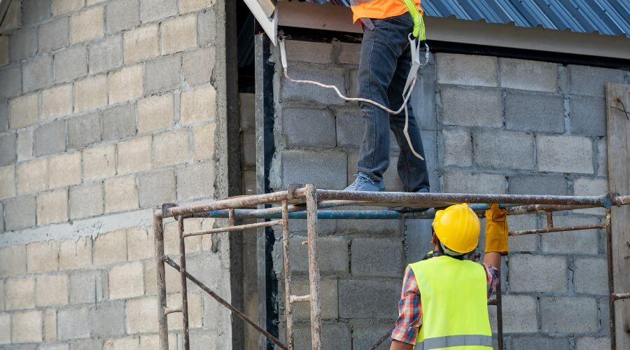 Professional gutter cleaning in Cathedral City, CA